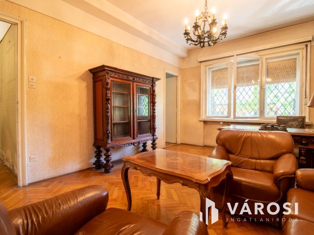 Polgári lakás Zuglóban  udvari parkolási lehetőséggel