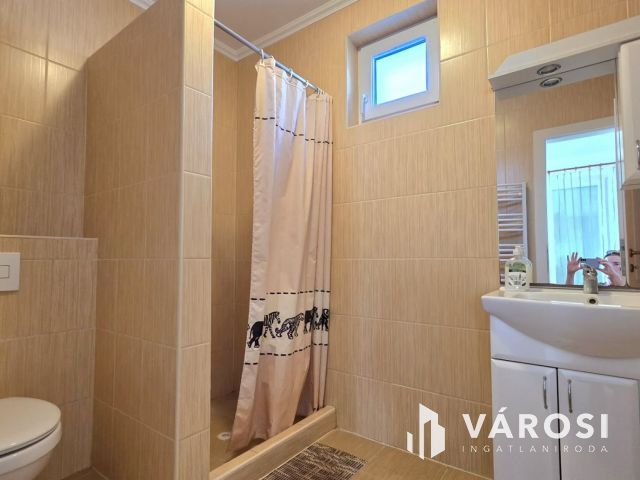 Családi ház és apartmanház a fürdő közelében-Hajdúszoboszló