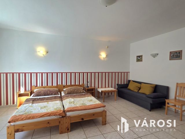 Családi ház és apartmanház a fürdő közelében-Hajdúszoboszló